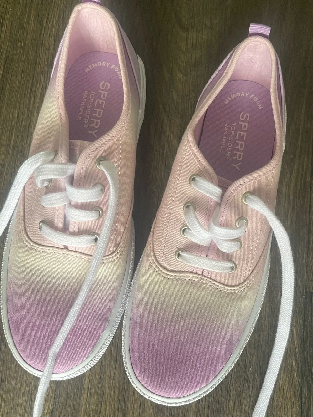 Sperry pier wave shoes